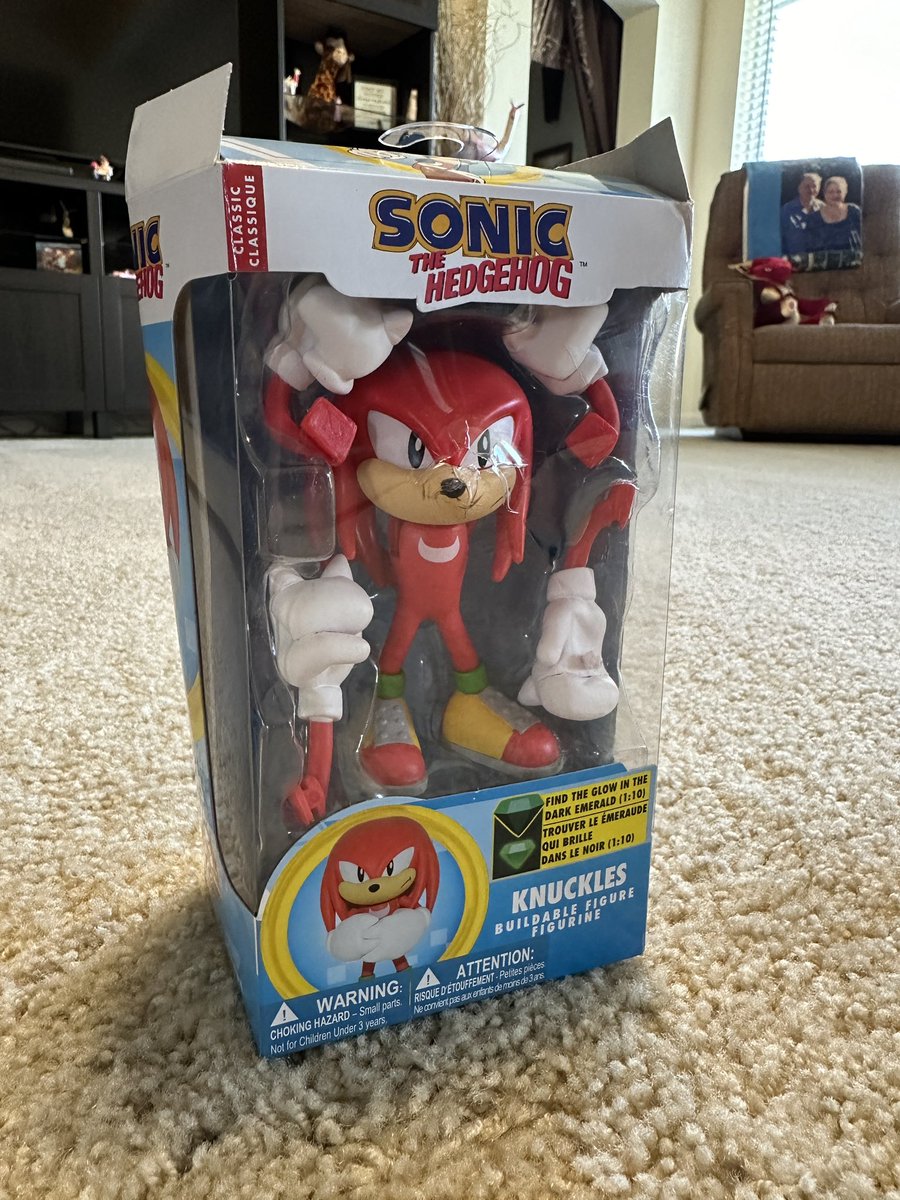 1992_sonic's tweet image. Bummer:  This is why I don’t like buying stuff for the collection from Amazon. They absolutely DO NOT wrap and pack collectibles for shipping.  Sometimes Amazon is the only choice.😭 Exchange in progress. #bummer #shippingfail #sonicthehedgehog #amazon #Sega
#Sonic