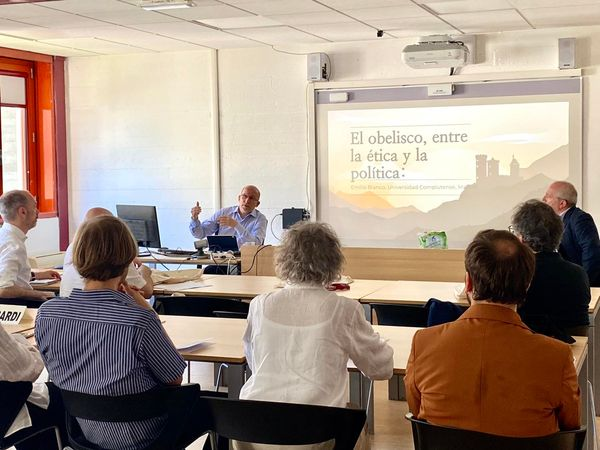 dills_univr's tweet photo. Alcuni scatti del #Convegno Internazionale "«Muros de la patria mía»: #arquitectura y #literatura en el #SigloDeOro", che si è tenuto oggi presso l'Aula Co-Working del nostro dipartimento dopo due proficue giornate di lavori presso il #DSLCC (@CaFoscari di Venezia). https://t.co/iCR1X0uO4k