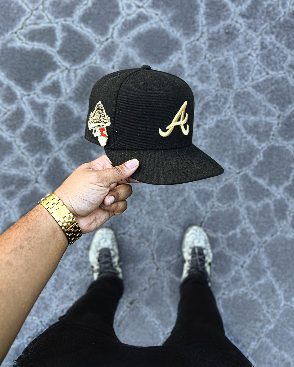 n8frost's tweet image. Just another performance sneaker with jeans kinda day to the office. 
Prelude Kobe 7 for the #KOTD
Lids Gold Rush for the #FOTD
#snkrskickcheck #snkrsliveheatingup #yoursneakersaredope #photooftheday #photography #shotoniphone #MambaForever #MambaOut