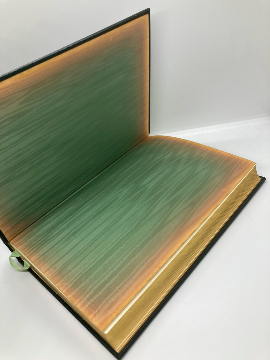 HudsonPulp's tweet image. Aldous Huxley &quot;Brave New World&quot; c.1978 Vintage leather wrapped hardcover Easton Press etsy.com/listing/173850…
 #InfluentialBooks #SocietalCommentary