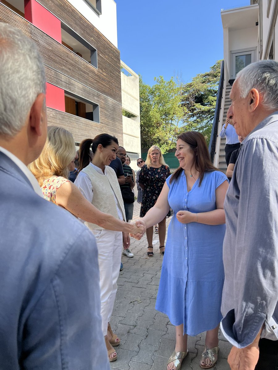 Nous avons accueilli ce matin avec <a href="/SabrinaRoubache/">Sabrina Agresti-Roubache</a> la Ministre <a href="/NBelloubet/">Nicole Belloubet</a>.

Après des échanges nourris sur l’éducation, nous sommes allés à la rencontre de nos commerçants et des habitants de notre circonscription. 

Merci Madame la Ministre pour votre visite et votre soutien.