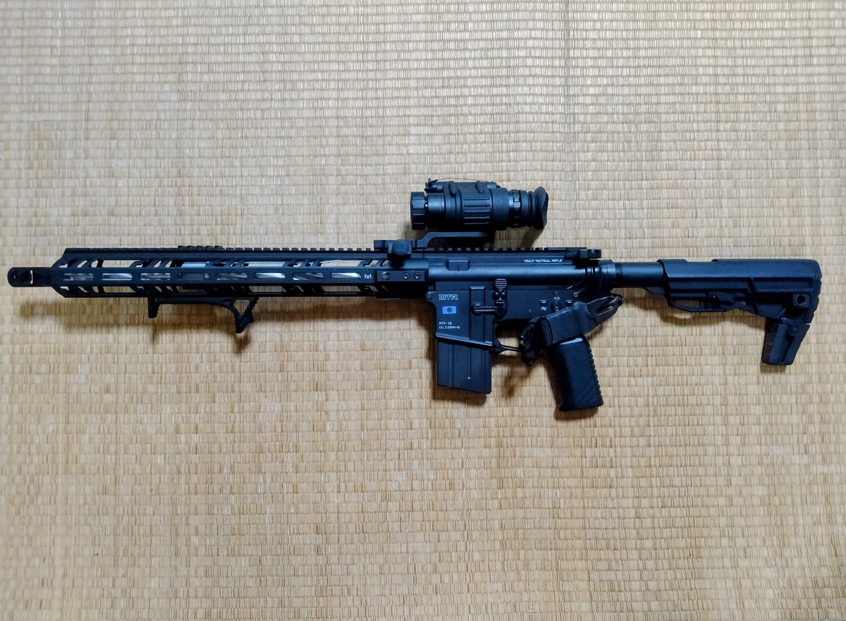 omigawa6's tweet image. PVS−14タイプのナイトビジョンで付属していた20mmレール用のアダプターを付けて銃にセットしたら思った以上に格好良くてしかも真っ暗な部屋でも当然見える!!
これは以外にありですね～～～!!

＃ナイトビジョン
＃PVS14