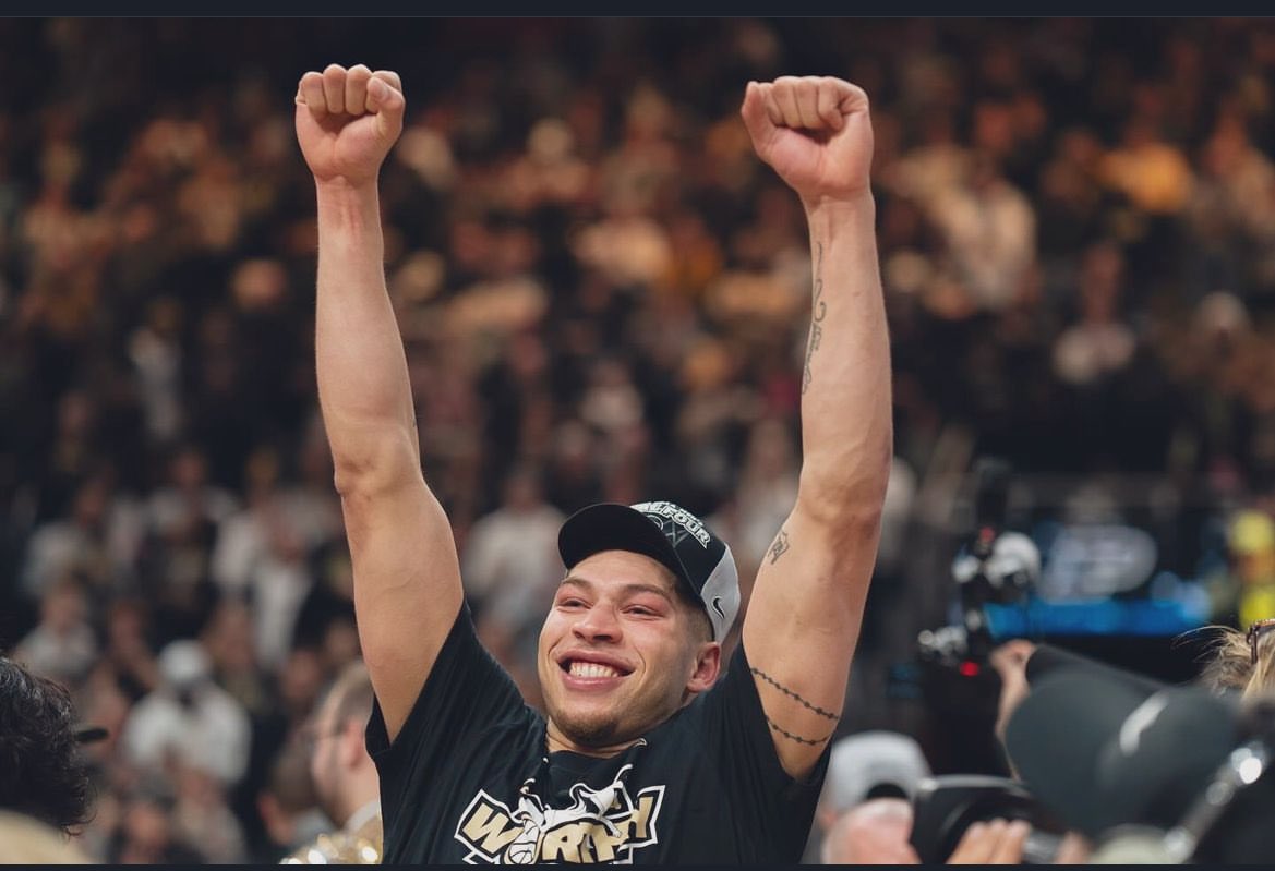 BoilerBurner1's tweet photo. Seeing your best friend go top-10

                                     🤝 Same energy 

Making it to the Final Four https://t.co/1u59BUI5Yd