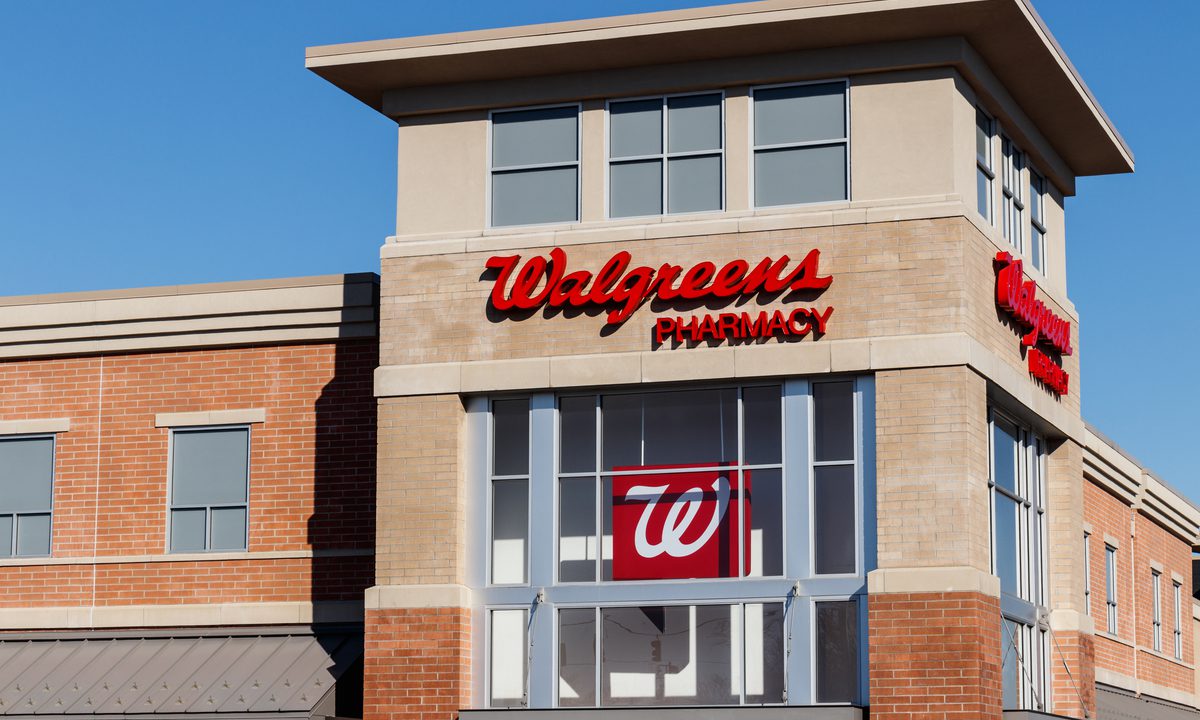 TheHipHopMag's tweet photo. @Walgreens tumbles after Q3  EPS Miss https://t.co/bbe5PA6VPF