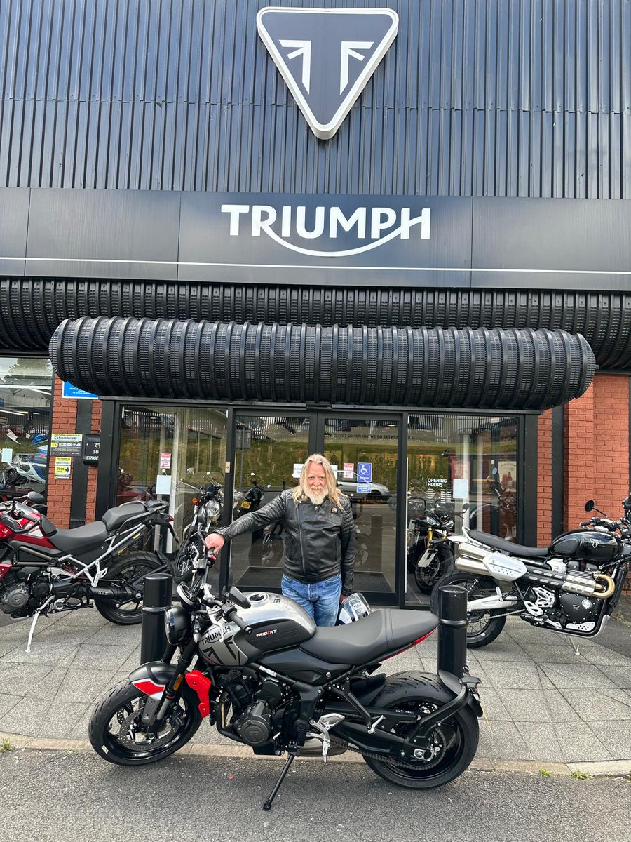 TriumphBrumWest's tweet photo. Handover time - David picking up his Triumph Trident 660

Enjoy and have many great miles

#TriumphBrumWest #Triumph #Trident660 #HappyMiles https://t.co/oMyXK9lKJ8