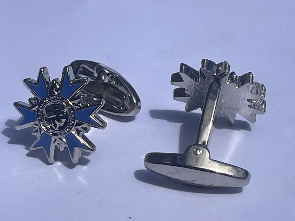 Après la Légion d'Honneur, voici notre dernière réalisation ... l'Ordre National du Mérite !
#ONM
autrepairedemanches.fr/uapdm/4400-bou…