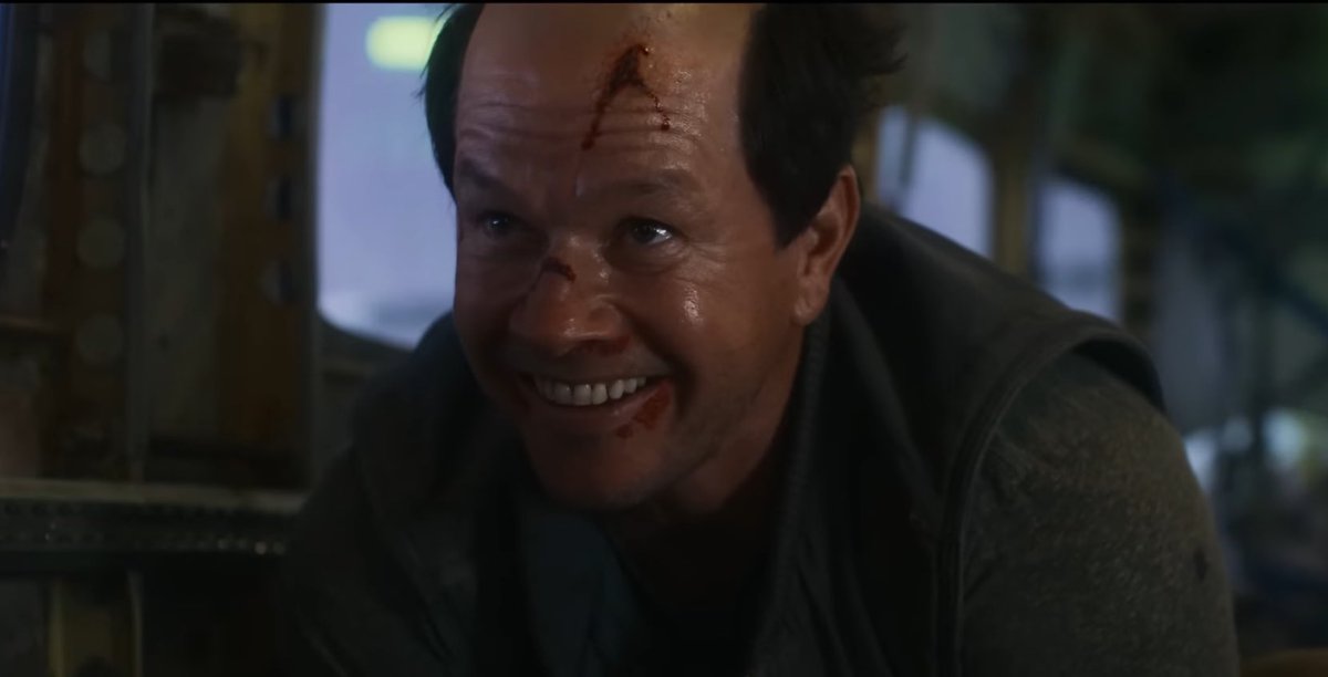 DiscussingFilm's tweet photo. First look at Mark Wahlberg in Mel Gibson’s ‘FLIGHT RISK’

The film follows a U.S. Marshal escorting a fugitive back to NYC for a criminal trial until she realizes her pilot is a hit man. https://t.co/nX9pJbl4nD