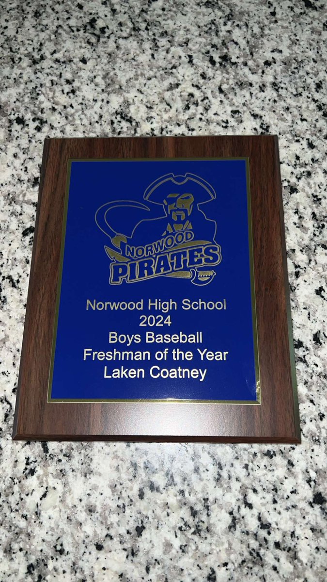 JCoatney04's tweet photo. @CoatneyL4 good season kid! https://t.co/nzF2C7bV8X