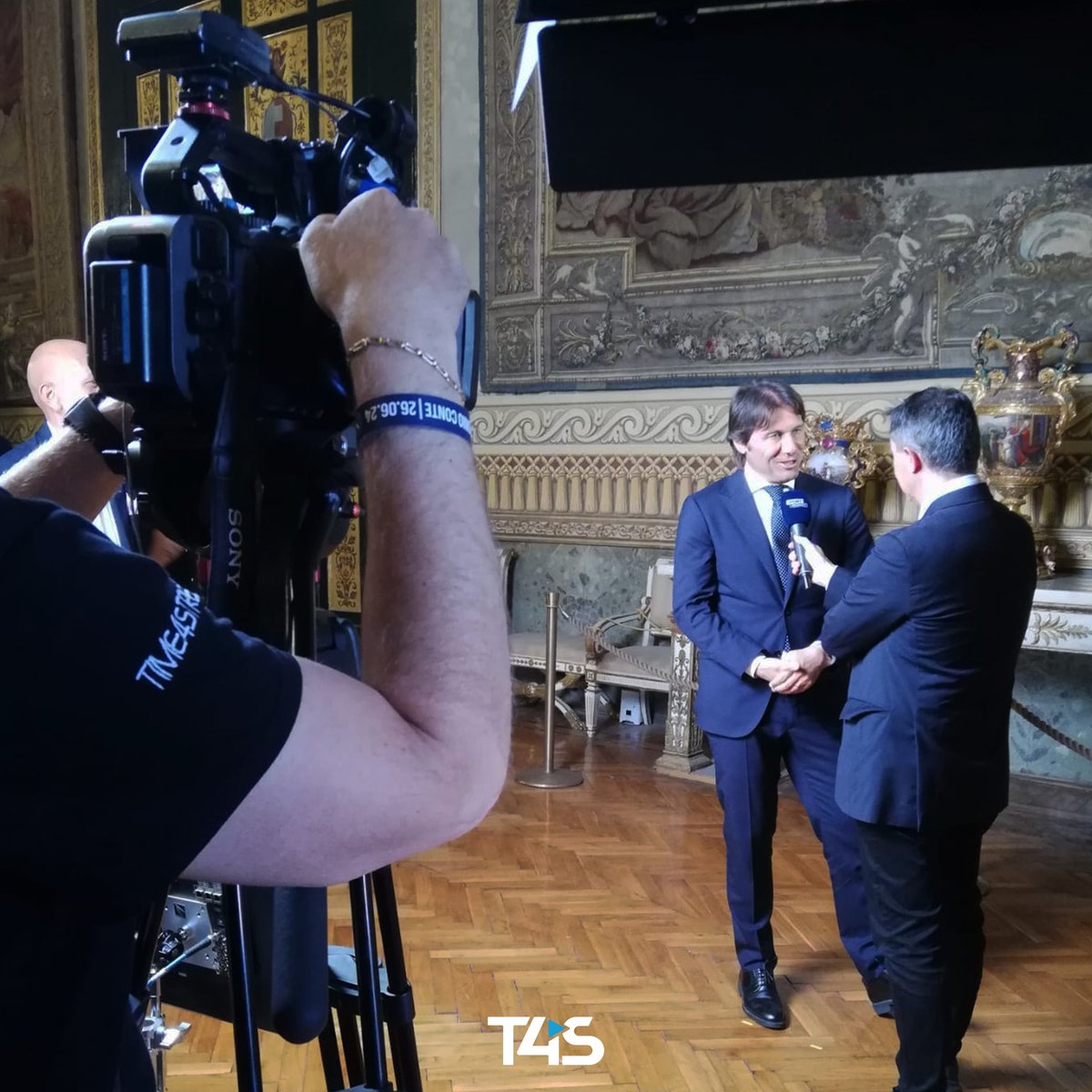 Time4Stream tweet media