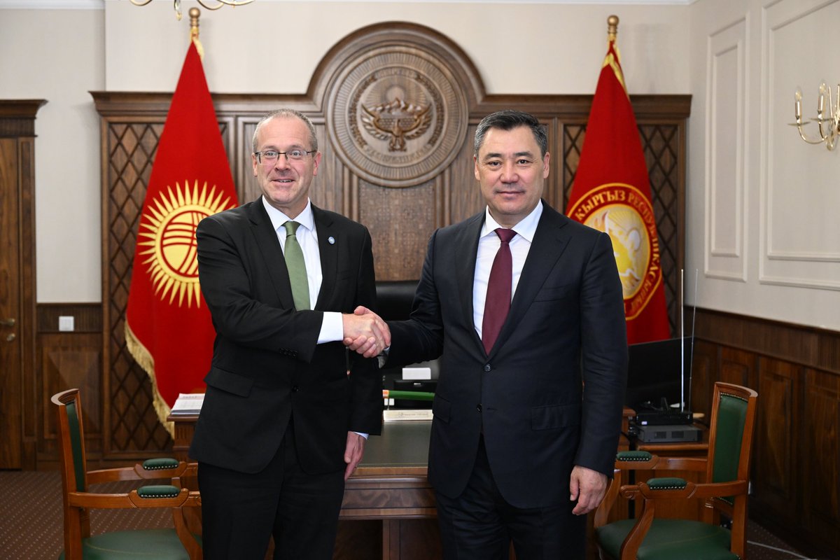 hans_kluge's tweet photo. Thanked 🇰🇬 President Sadyr Japarov for his patronage in hosting #CAInvestmentForum24 that set the stage for vital health discussions, initiatives &amp; investments. Commended Mountain Agenda's strong focus on climate change &amp; launch of 🌍's 1st antimicrobial resistance survey in 🇰🇬. https://t.co/jFUg0NSckg