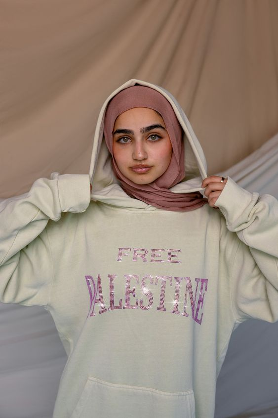 Naila_Ayad's tweet photo. Who can wear this in public? https://t.co/XiqVlwvvu1