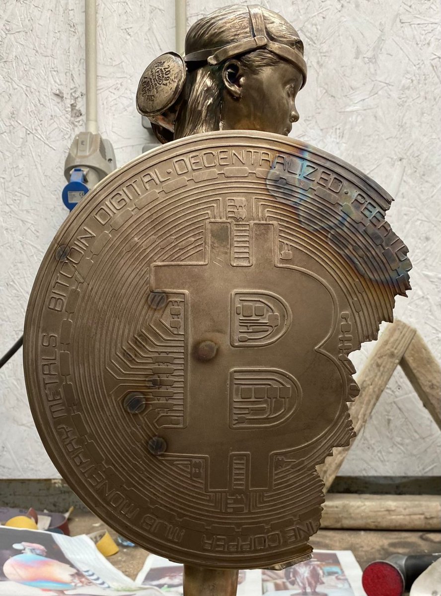 elmonx_official's tweet photo. The first Schoony Bitcoin Endgameβs will be arriving physically from today π‘οΈ
Post your unboxing videos for a chance to win a Schoony Boy Soldier T-Shirt with the #ElmonXSchoony https://t.co/WpZiqFGKQf