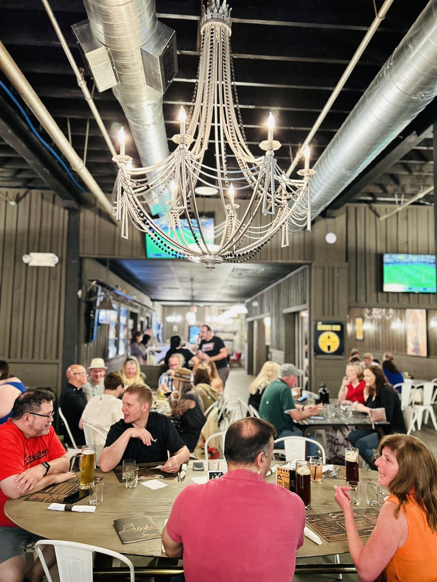 95.3 DNH The Rail tweet media