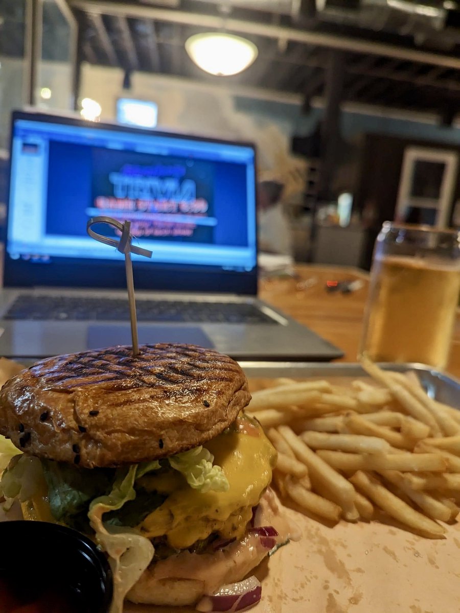 95.3 DNH The Rail tweet media