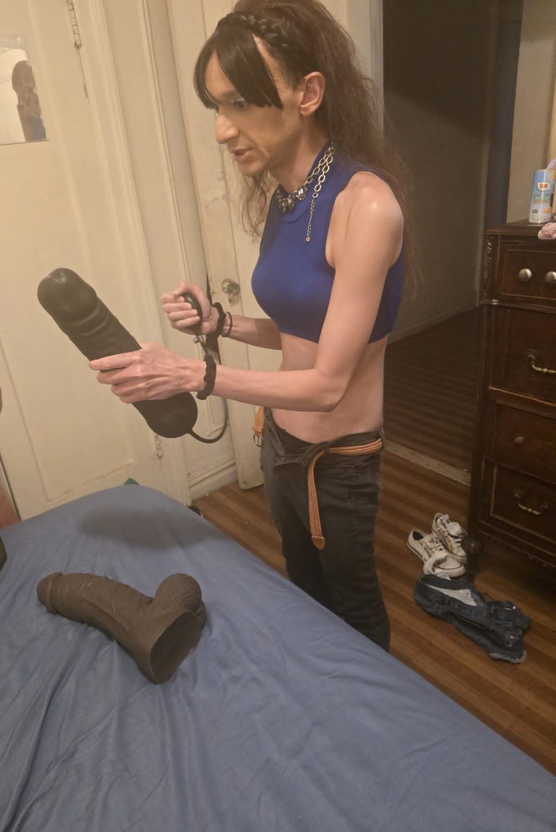 PaulaM626's tweet photo. I received a couple of TOYS on my birthday yesterday. I'm pretty sure I'll need surgery of some kind if I get either one halfway into my bottom orifice. 👩‍⚕️😮😷 Lol!

That said, my goal is to at least get the head, neck, &amp; an inch of the non-inflatable toy in me within 4-8 weeks. https://t.co/UdWF8GsXwN