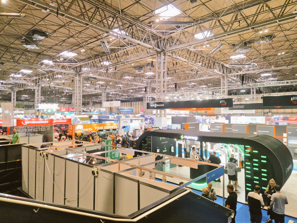 Best @InstallerSHOW ever! Great to see everyone and have a good catch up - disappointing to miss all the lovely people I missed - the stands were all absolutely amazing and it is always good to see what manufacturers are up to

Looking forward to next year already!