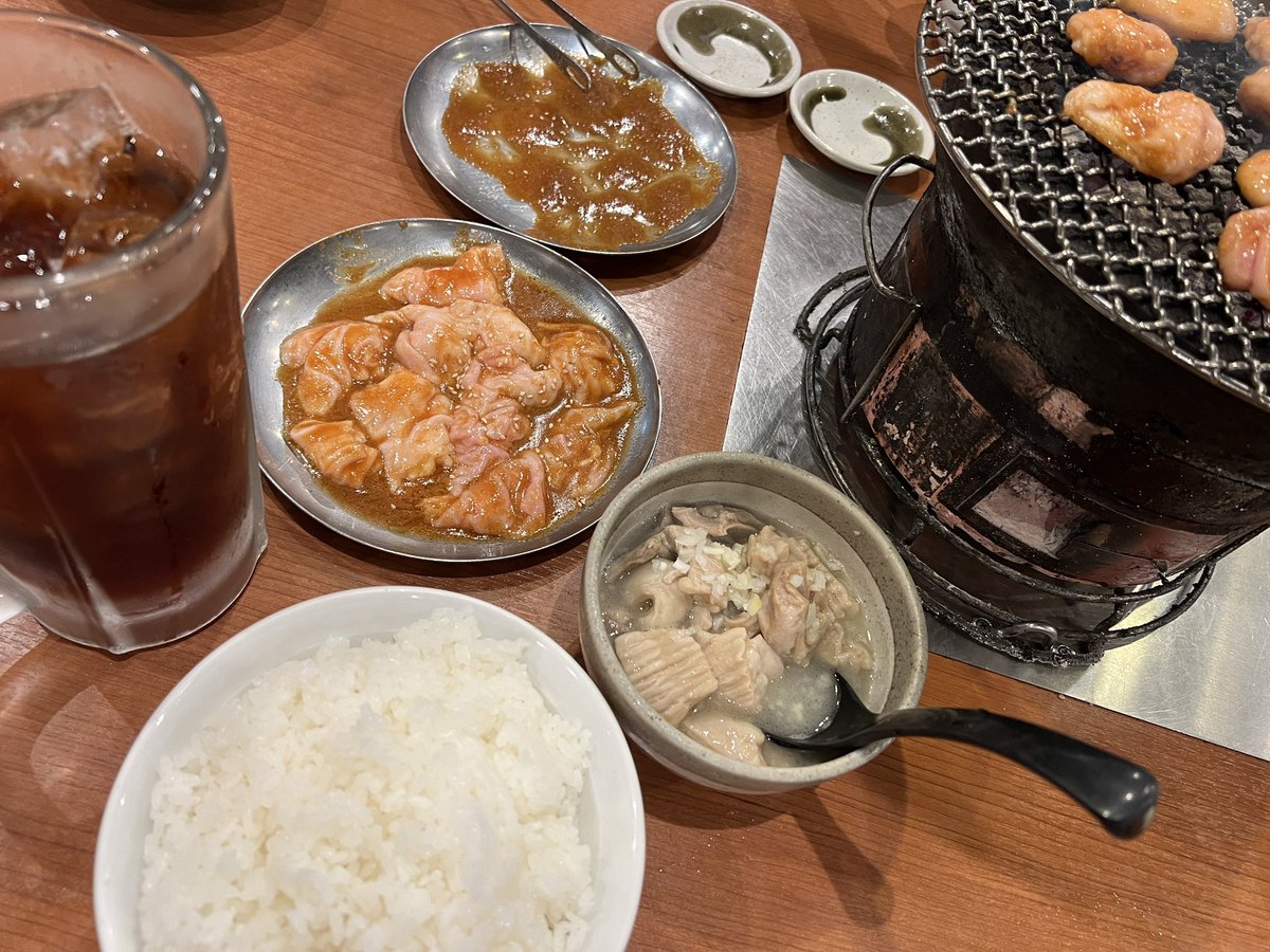 Johns_Bar02's tweet photo. 晩ごはん🥢

焼肉屋さん

今夜は息子と二人で焼肉屋さんへ
今日は運転手なのでアルコール無しで🥲
お疲れさまでした✨ https://t.co/VSinRDuN8q