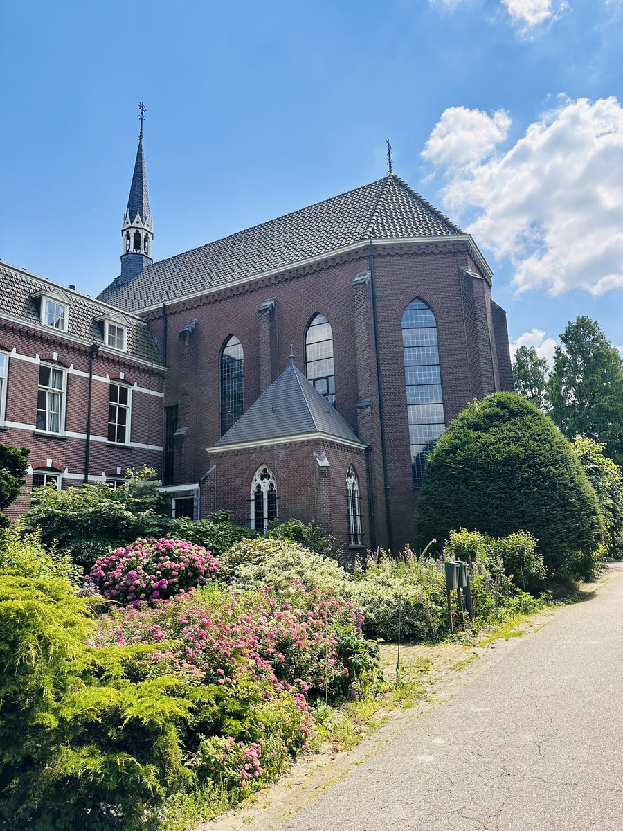 NathanneRost's tweet photo. A week full of scientific discussions with the best team in the world comes to an end.

I got a lot of inspiration from the brainstorming sessions, the breakout sessions and the individual advice that could easily come from a walk in nature.

Thanks to the whole @_Nano_Bubbles ! https://t.co/HYYAlSziAt