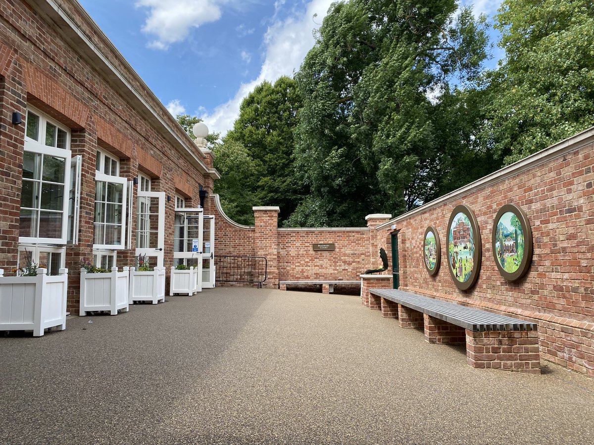 Just said goodbye to our last school groups visiting Kensington Palace today. The Clore Learning Centre is such a fabulous space to meet and greet schools! 
hrp.org.uk/kensington-pal…

#school #heritage #clore #warmwelcome #kensingtonpalace #hrp