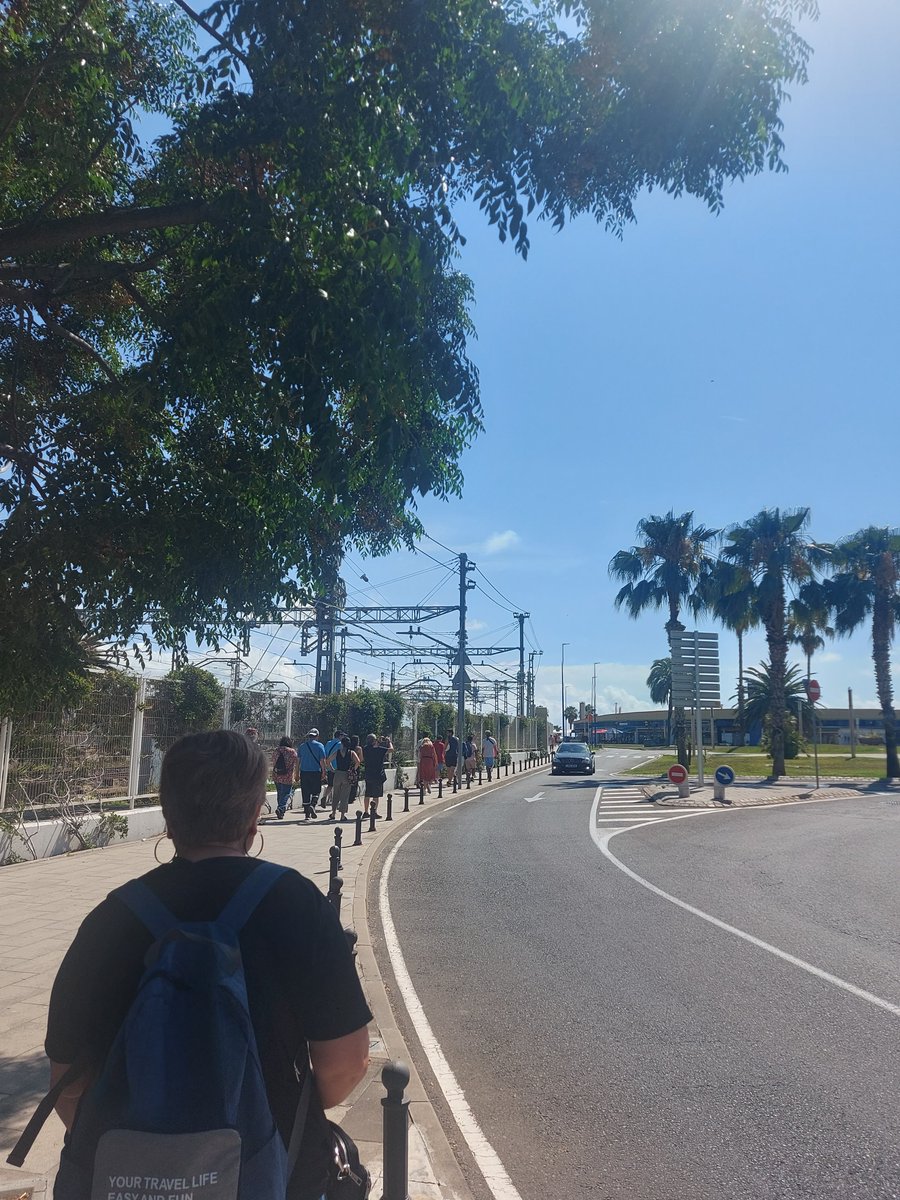 ComunalitatTgn's tweet photo. 🚸Les ciutats no són neutrals, indiscutiblement tenen un gran impacte a la nostra vida.

Per això hem sortit a explorar els #bcu i identificar les barreres de l'espai públic que afecten la nostra #salutmental🧠

@cslamuralla #Bloc23 #dretalaciutat #comunalitats https://t.co/xXOTapE2hi