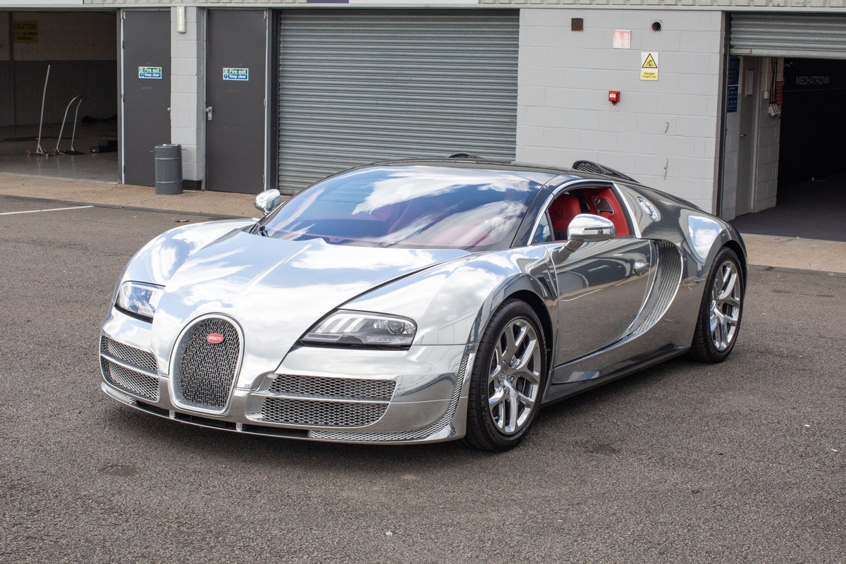 globaltele's tweet photo. Bugatti's everywhere!

Some of the Bugatti's on show at the Supercar Driver Secret Meet last week

#Bugatti #Veyron #BugattiVeyron #Supercars #Hypercars #RareCars #CarPorn #CarSpotting #SecretMeet24 #SupercarDriver #Centodieci #UKCarScene https://t.co/qJK6Dvexy8