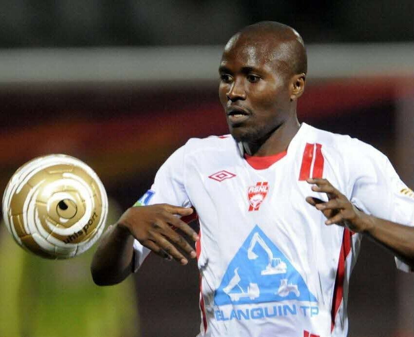asnlfans's tweet photo. Nous apprenons avec une immense tristesse le décès de Landry N'Guemo survenu ce jour dans un accident de la route. 

Formé à l'AS Nancy Lorraine, Landry est resté au club pendant près de 6 ans entre 2005 et 2011. 

Repose en paix Landry, Nancéien à jamais... ❤️🤍🕊️ https://t.co/WPpkGHxX0q