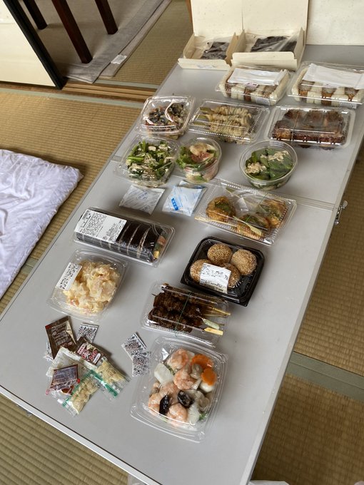 今日の撮影は豪華なランチでした😆 明日はラビリンス21時から入れますよ😆 https://t.co/mx45ogVxly<a href="/tag/%E5%B7%9D%E4%B8%8A%E3%82%86%E3%81%86"class="tags"><span>#川上ゆう</span></a><a href="/tag/%E3%83%A9%E3%82%A6%E3%83%B3%E3%82%B8%E3%83%90%E3%83%BC%E3%83%A9%E3%83%93%E3%83%AA%E3%83%B3%E3%82%B9"class="tags"><span>#ラウンジバーラビリンス</span></a>