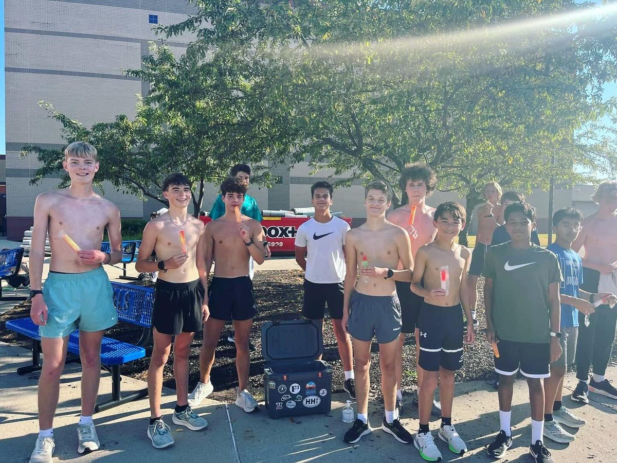 HSECrossCountry's tweet photo. A beautiful morning for a run and popsicle afterwards.  Our runners make it easy and fun to do things like this because they are all so very thankful and polite.  XC runners are awesome 😎 https://t.co/HSQCINwaUC