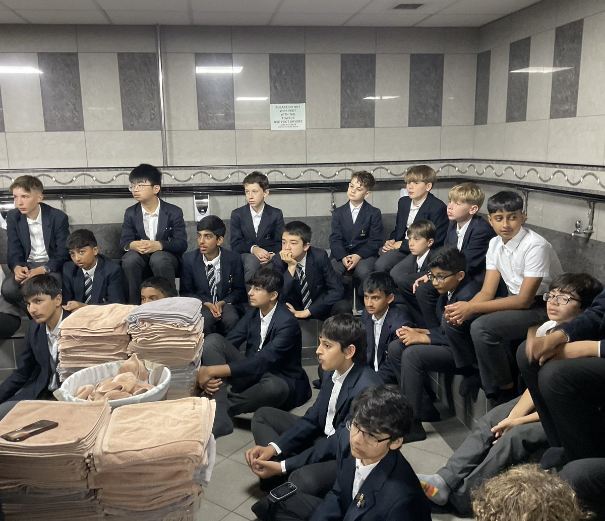 Year eight boys were warmly welcomed at Zakariyya Jaam'e Masjid (Zakariyya Mosque) this morning. They learnt all about Wudu and had a full tour around the mosque.