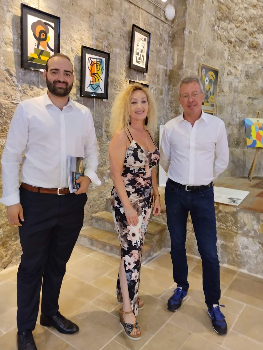 Echanges avec les habitants de #Callian, accompagné de mon ami le maire <a href="/FCavallier/">françois cavallier</a> sur notre ressource en eau puis petit tour à la chapelle des pénitents pour le vernissage d'une exposition.

Aqui, l'aïgo es d'or (Ici, l'eau c'est de l'or). 

#enfantsduterritoire