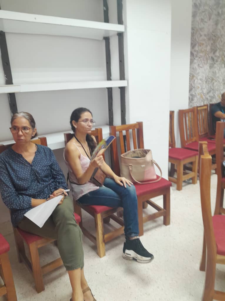 Sesiona hoy el Taller de Resultados de Subcomisión de Biotecnología Agropecuaria del PNCTI 07: Biotecnología, Industria Farmacéutica y Tecnología Médica en el <a href="/CIGBCuba/">CIGBCuba</a>. Se presentan los resultados de 16 proyectos de I+D+i <a href="/Alejand42762862/">Alejandro Padron</a> <a href="/MaydaMauriBCF/">Mayda Mauri Pérez</a> <a href="/CarreraBcf/">Santiago Dueñas Carrera</a> <a href="/BioCubaFarma/">BioCubaFarma</a>