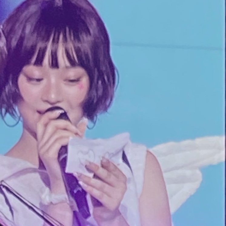 im_zyozyo's tweet photo. ほんまにやばいことが起きた、、
ハニちゃん直筆の手紙を名指しで頂いちゃいました、、
日本語の字がめっちゃ可愛くて😭
この前にもハニちゃんが手握ってくれて腰抜かしてたのに、、
これ以上無い幸せです、、ハニちゃんありがとう🥲💖一生推します。
#Bunnies_Camp_2024_Tokyo_Dome 
#HANNI  #하니 https://t.co/7uDuyGFz02