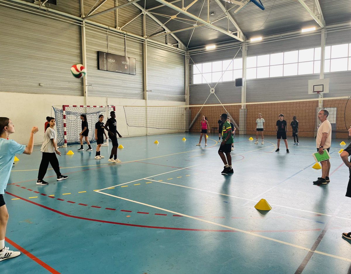 Fin d’année : Olympiades sportives. Prêt… ? Jouez ! 🏐