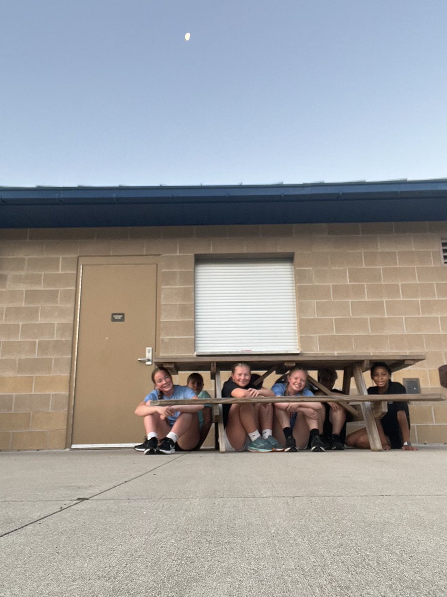 Raidergsoccer's tweet photo. 4 of some of our favorite submissions in our 2nd Annual Photo Scavenger hunt! #conditioningcanbefun https://t.co/SURHQ3XwY2
