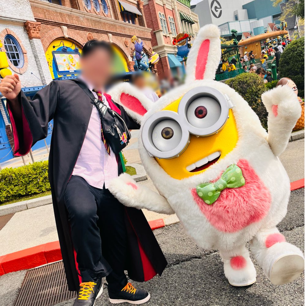 harunosuke1013's tweet photo. 旦那との新婚大阪2泊3日旅行行きました！
ハリコスして入場2日間
最終日は大阪難波楽しかった☺
足パンパン（笑）
やばい（笑）歳には勝ちません（笑）
#USJ #大阪 #旅行 #ハリポタ https://t.co/y0eTuanMtA