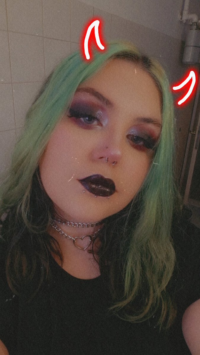 bunnyboopumpkin's tweet photo. I love my makeup today~ <3 #alternativegirl #makeuplover #pierced https://t.co/l6TdBXjOCU