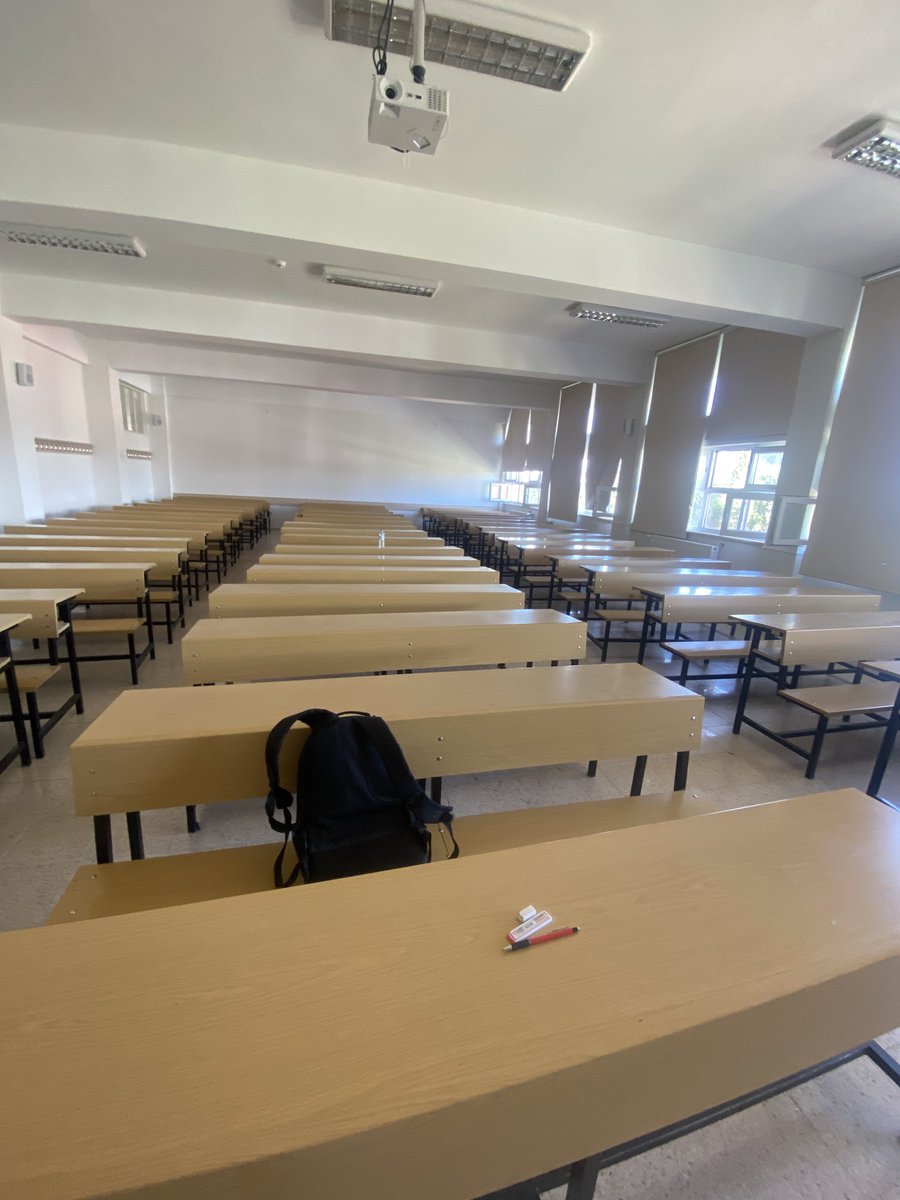 koca sınıfta tek ben mi geri zekalıyım hiçbiriniz büte kalmadınız mı kahırdan ölecem şimdi