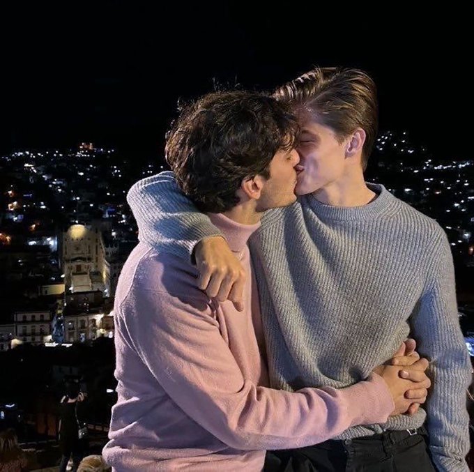 Day 45 of sending hugs to the person that I'd support until I die (<a href="/postfishist/">nana</a>) until we meet irl 😘😘😘