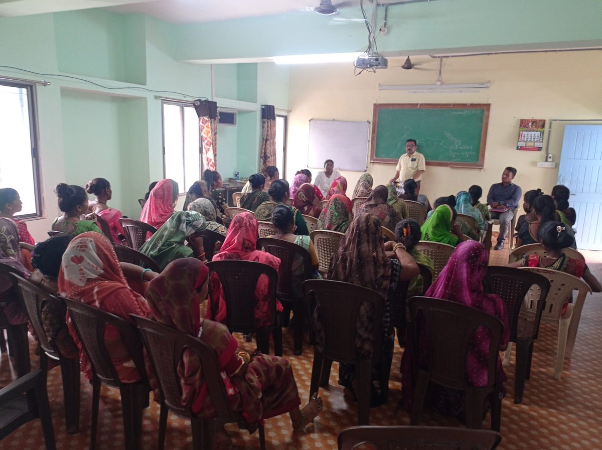 SbccTeam's tweet photo. આજરોજ સંગાથ તાલીમ કેન્દ્ર, મોડાસા ખાતે સામાજિક આગેવાન લીડર ને આરોગ્ય સેવાઓ વિશે જેવીકે પોષક આહાર, ટોબેકો, સ. વસ્થા દરમ્યાન રાખવાની કાળજી ,કુ ક.કાર્યક્રમ,નમોશ્રી યોજના,ખોટીગેરમાન્યતાવિશેજરૂરીમાર્ગદર્શનઆપવામાંઆવ્યું @CollectorArvali @DdoArvalli @jhparmar74 @IecArvalli @OfficerIec https://t.co/MURSMMRB4j