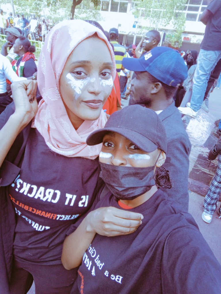 Lil_mis_'s tweet photo. Did this for my country...
Would do it again and again!!!
#RutoMustGo #StatehouseExpress https://t.co/tOQAcPmnPA