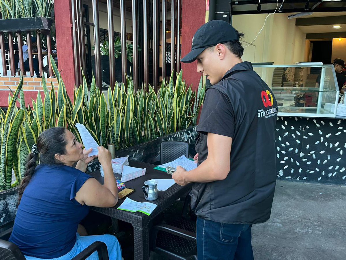 GobMeta's tweet image. ¡EXPOMALOCAS2024! el Grupo Anticontrabando estuvo en el barrio Kirpas y Villa Melida presentando la nueva estampilla de licores del Meta e invitando a combatir la ilegalidad de licores, cervezas y cigarrillos, cuidando así la salud y las rentas de Dpto.
#TodosContraElContrabando