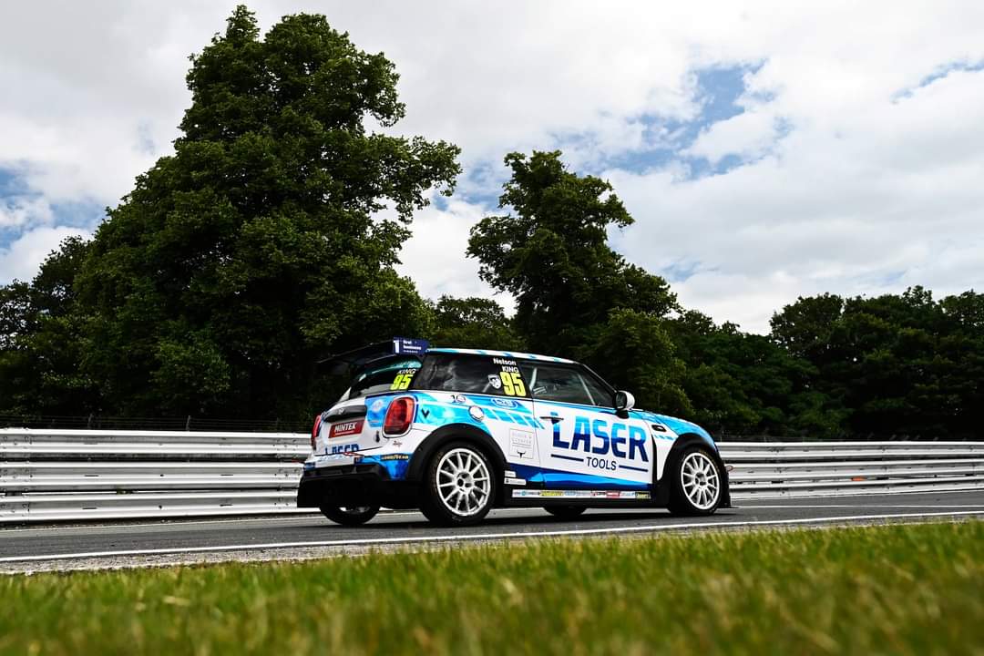 TheHardCompound's tweet photo. Red letter days at @Oulton_Park for @NathanEdwards21 last weekend.

His first 2 @MINIChallengeUK JCW podiums, both on the top step after 2 superb drives on the @BTCC support bill.

Podiums for Tom Ovenden &amp; @nelsonrking95 - impressive drives.

#MINI #oultonpark #Winners #rookie https://t.co/9iCH9qW69n