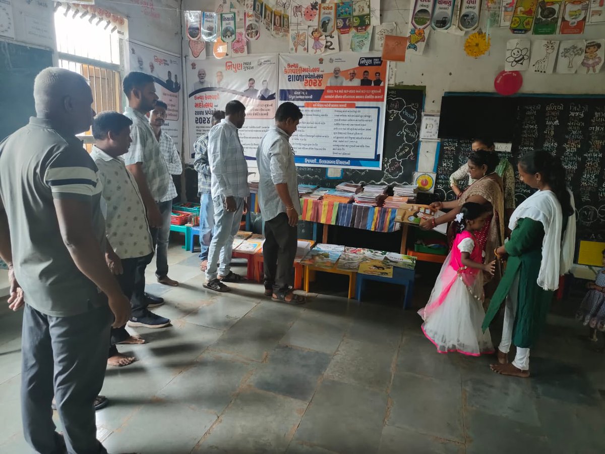 KKureliya's tweet photo. @CollectorNav 
@dpeonavsari1 

Kukda pri school.
 કન્યા કેળવણી મહોત્સવ અને શાળા પ્રવેશોત્સવ 2024 https://t.co/n4q3nIvHdw