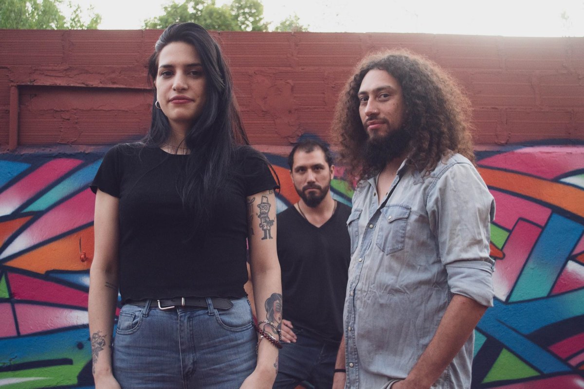 <a href="/RCIRadioOk/">ResistiendoconIdeas</a> / Hoy, 20:00

➡️<a href="/ElefanteGPA/">Elefantegpa</a> visita el estudio con novedades de próximo disco.

➡️AntiRadio: Miguel Abuelo et Nada y un poema hecho canción.

➡️El recuerdo de Willy Crook, a tres años de su partida.

Con <a href="/nehuegusme/">Nehuen Gusmerotti</a> y <a href="/BrunoChiocconi/">Bruno</a>.
⌨️<a href="/guisotorta/">Guido</a>