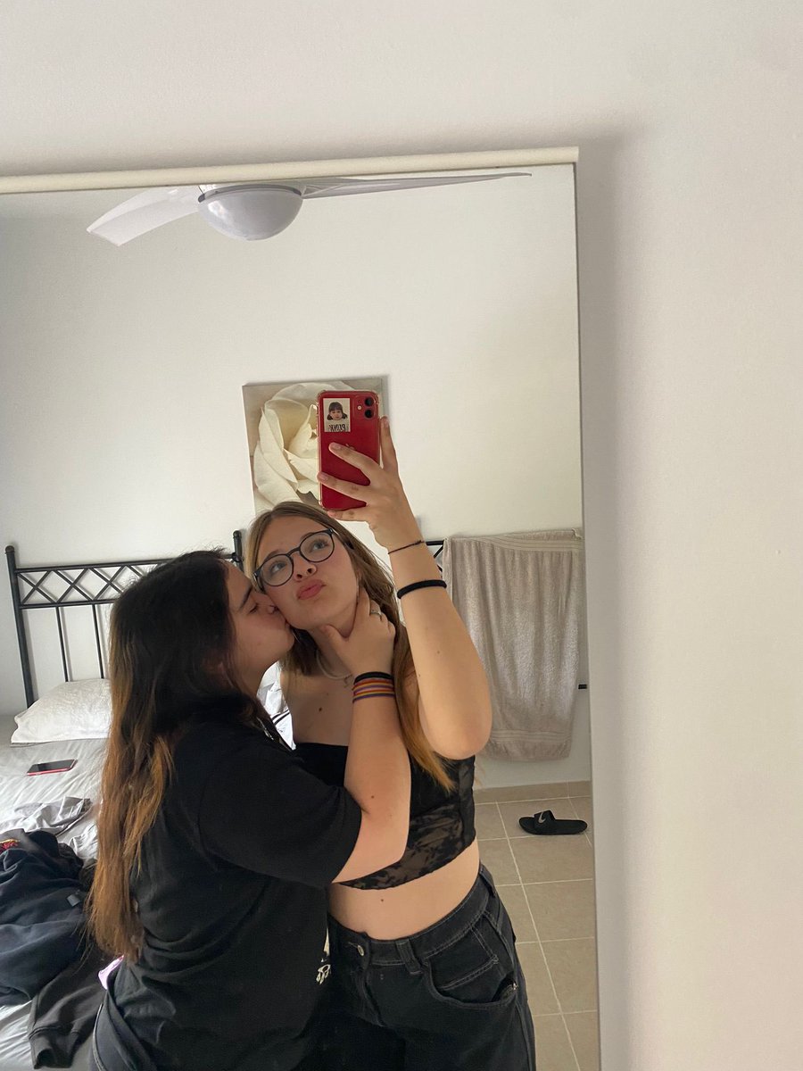giulia13popa's tweet photo. 💘 https://t.co/VwwasiQb8c
