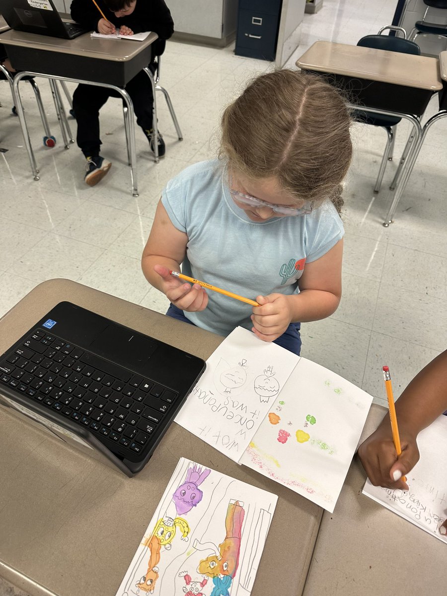 edgellcation's tweet photo. Using our resources and becoming authors today! I am so excited to read their books 📖 This group is ready for 3rd grade and to share their knowledge with their next teacher 💛 #summercamp24 #edgellcation #wearewriters https://t.co/uY2Y5DVOHn