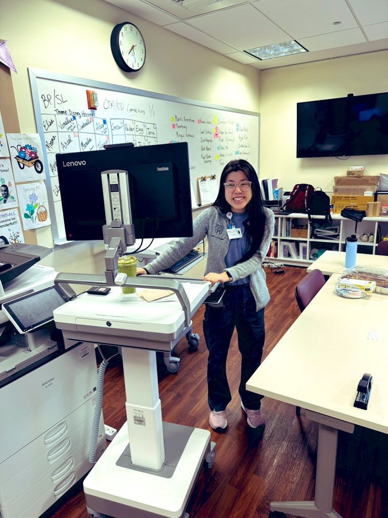 courtskipharmd's tweet image. THEY GROW UP SO FAST 🥹 my girl’s last day of PGY2 year w/ a final lap around the MICU! @amayzhanggg you made RPD year 2 the best! ⭐️ Mayo Clinic is lucky to have such a stellar, compassionate PharmD en route!