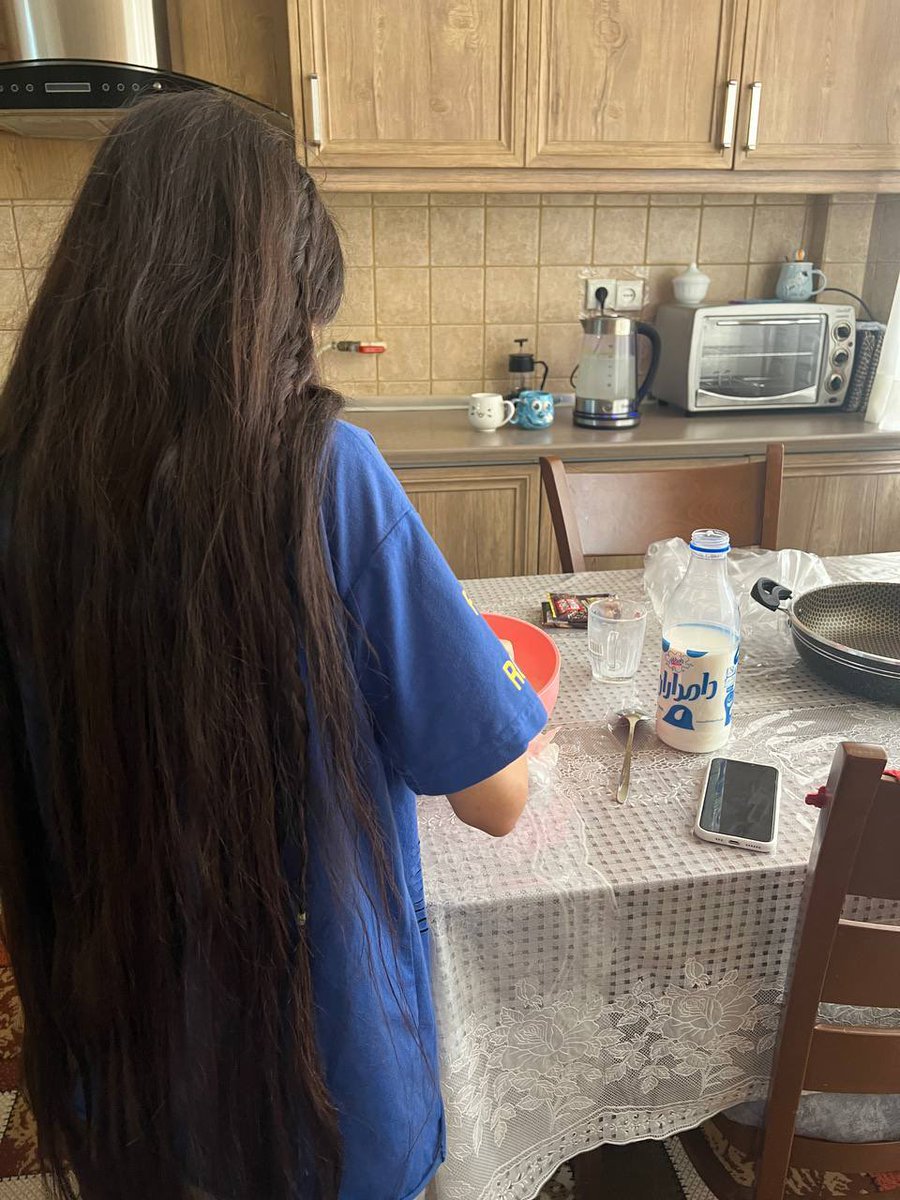 iawrydeh's tweet photo. خونه مجردی داشتن be like: ساعت ۴ ظهر پامیشی صبحانه درست میکنی https://t.co/cH8PgJjnu1