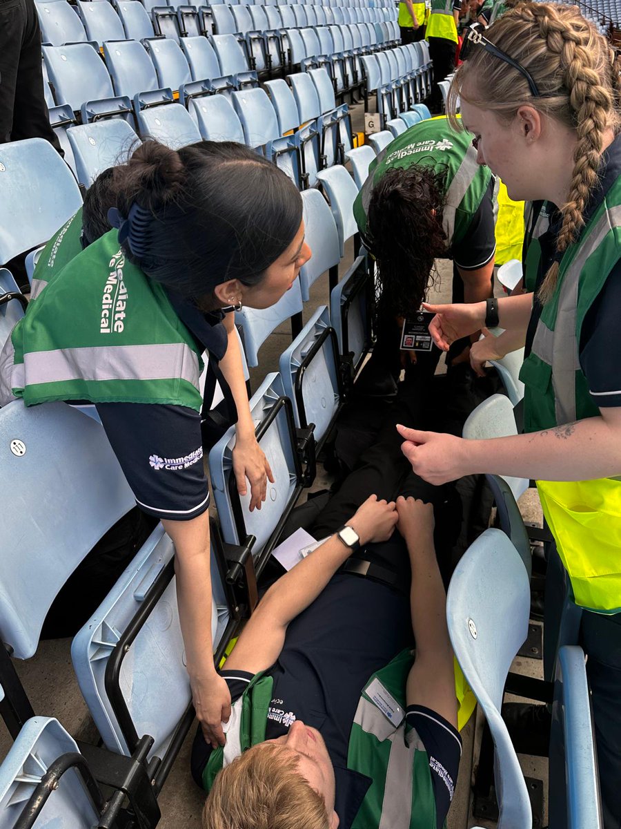 ICMSltd's tweet photo. Stadium orientation and team training ready for @FooFighters concert tonight at @AVFCOfficial 🤘🎸 🚑

#eventmedical #firstaidsupport #firstaidteam #medicalteam #foofighters #avfc https://t.co/N60AYUKndJ