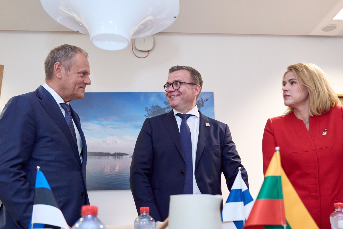 Excellent exchange of views on European Council agenda, at the traditional meeting with Nordic, Baltic, Irish and Polish colleagues ahead of #EUCO, hosted by 🇫🇮 PM <a href="/PetteriOrpo/">Petteri Orpo</a>. 🇸🇪🇩🇰🇪🇪🇱🇻🇱🇹🇮🇪🇵🇱

#NBIP8